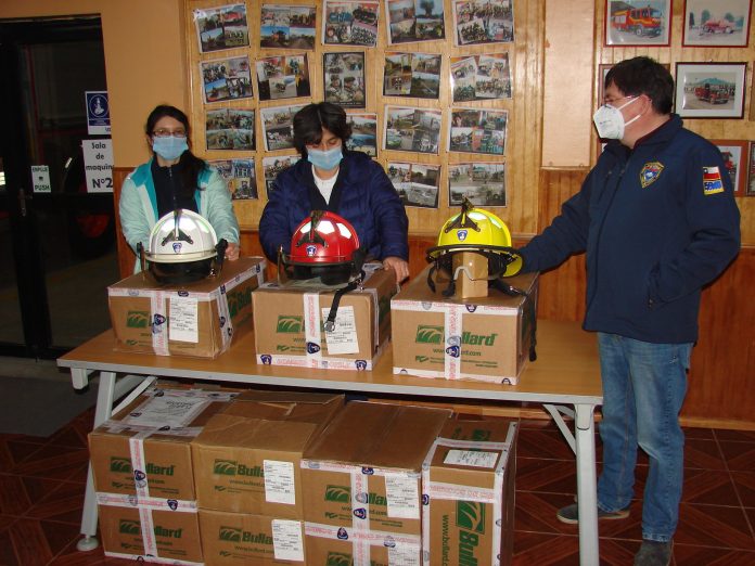 Donan Cascos Bomberos 02